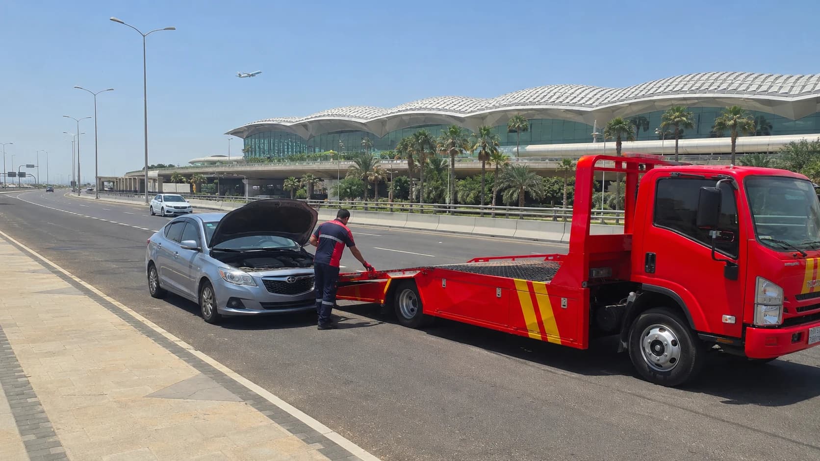 Airport Road Jeddah Towing: What to Do After a Breakdown